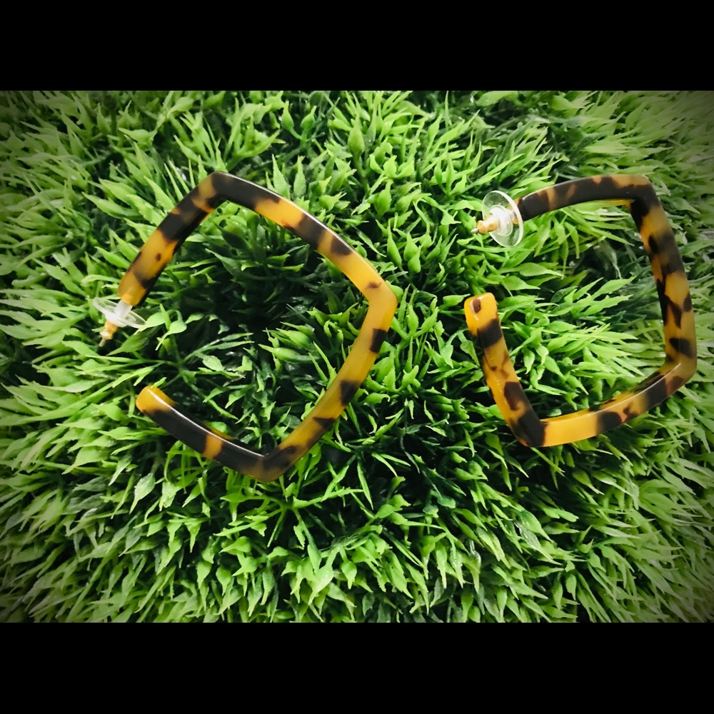 J Crew acetate square tortoise hoop earrings.